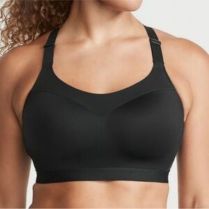 VS On Point Incredible Black Sports Bra